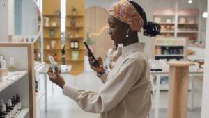 customer scanning qr code nail polish